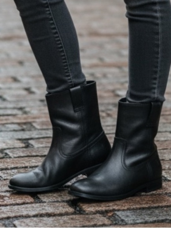 Frye Shoes - Frye Anna Shortie Black Leather Cute Casual Streetwear Pull On Ankle Booties